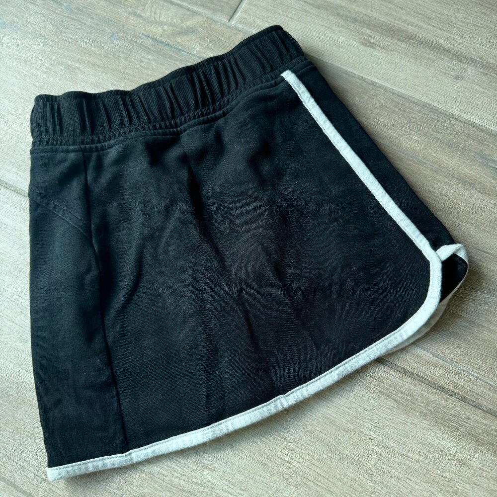 Old Navy Black Skort with White Piping, Kids Size S (6-7)